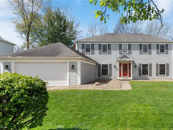 18256 Heritage Trl, Strongsville, OH 44136