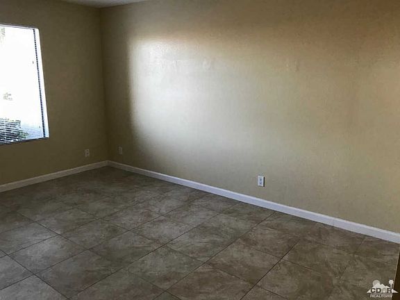 4th image of 85 Lakeview Cir