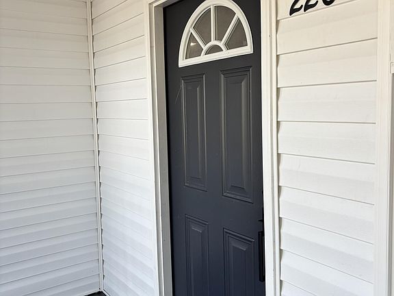 3rd image of 2208 Bailey Dr