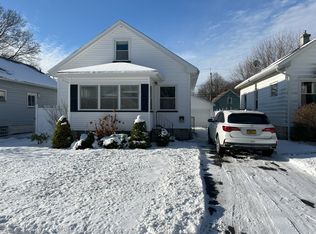 125 California Dr, Rochester, NY 14616