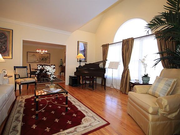 4th image of 9376 Grace Lake Dr