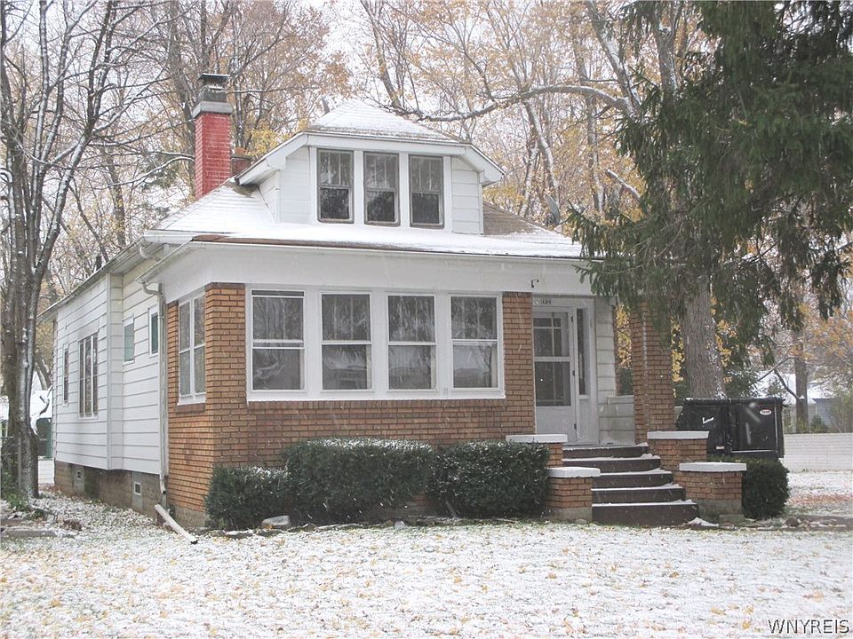 1st image of 126 W Royal Pkwy