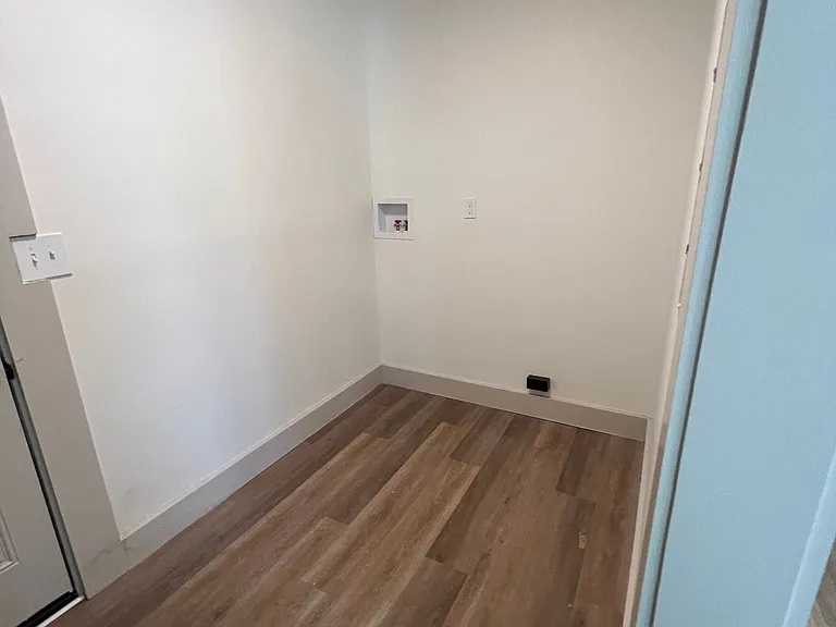 3733 Maple Ave SW — Photo 8