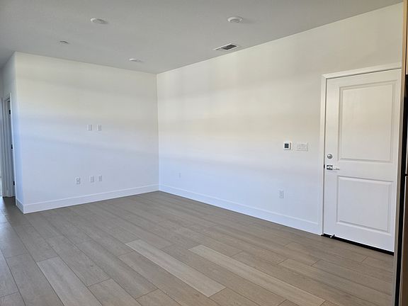 4th image of 72 W Traviata Ct