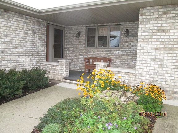 2nd image of 2215 Cindy Ln