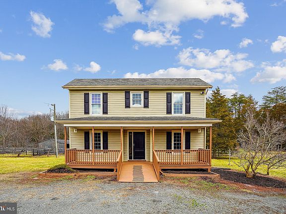 2nd image of 10700 Henrietta Ln
