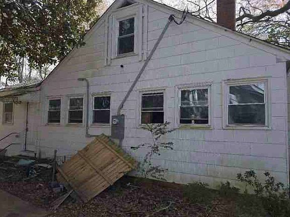 4th image of 901 Cedar Creek Rd