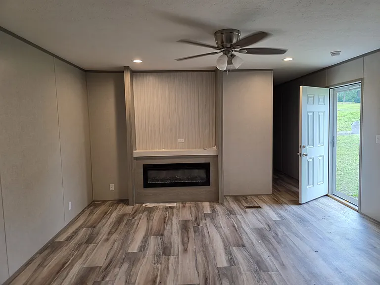 12 Bailey Ln — Photo 3