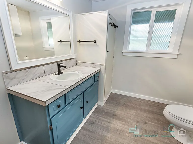 242 Hemlock St — Photo 47