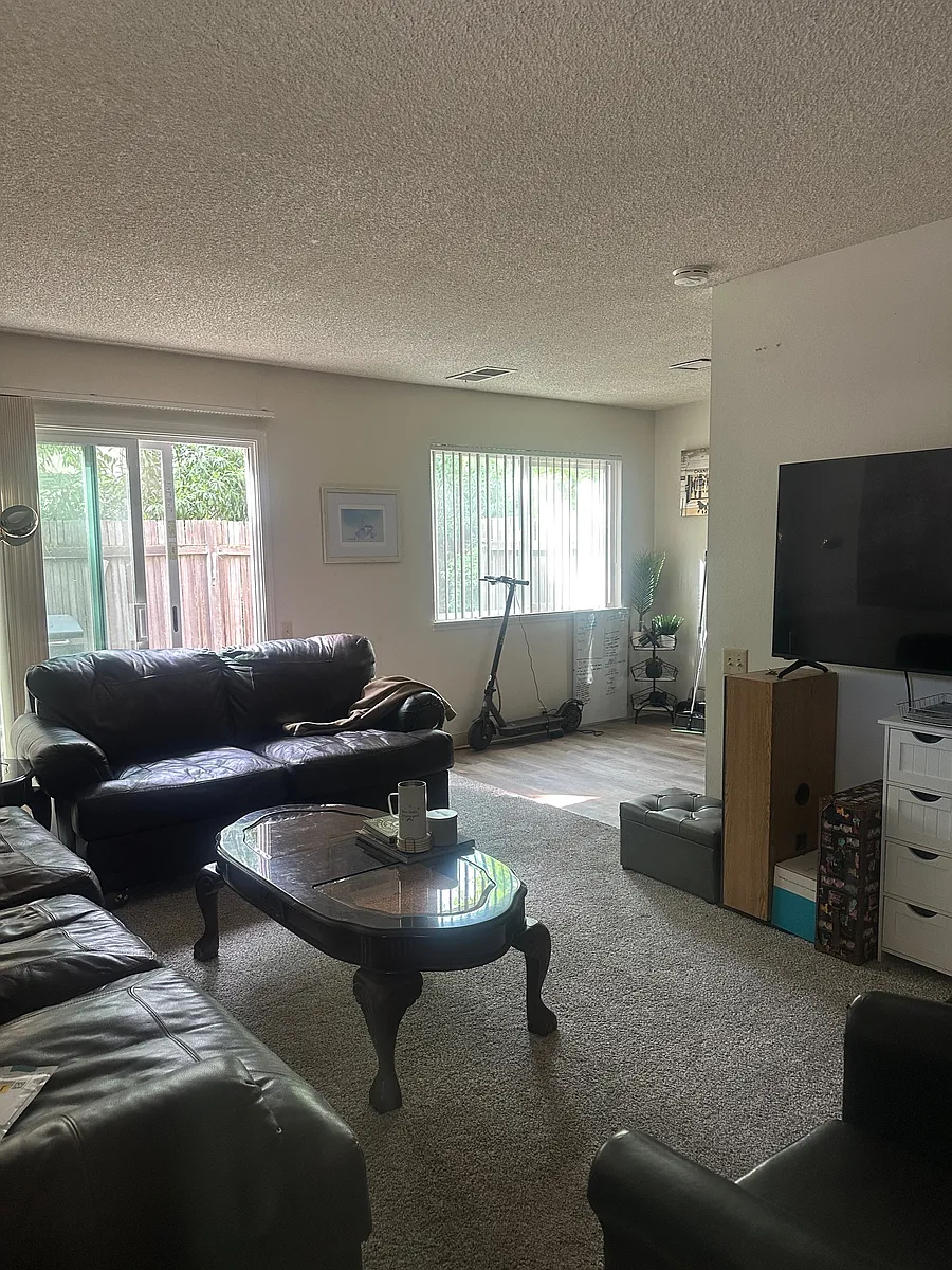 Building Photo - 1341 Drake Dr #D