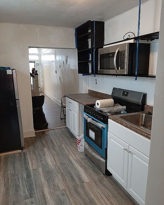 1st image of 207 Porter St