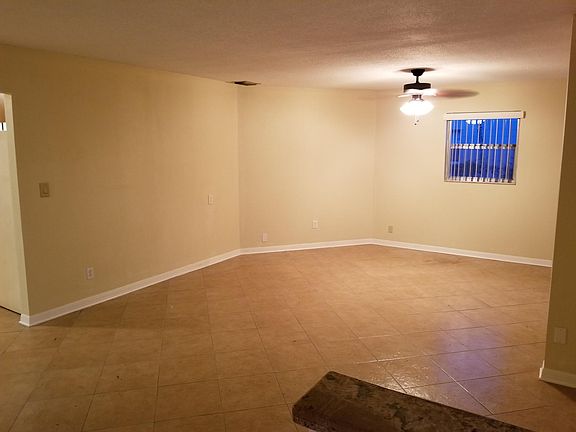 2nd image of 1012 Coconut Dr
