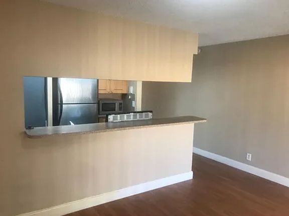 4th image of 4407 Treehouse Ln #G1