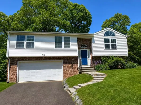 374 Stevenson Rd, New Haven, CT 06515