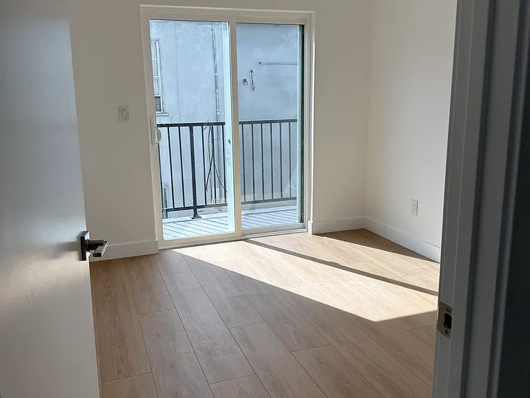 2024 7th Ave #2028-3/4 — Photo 20