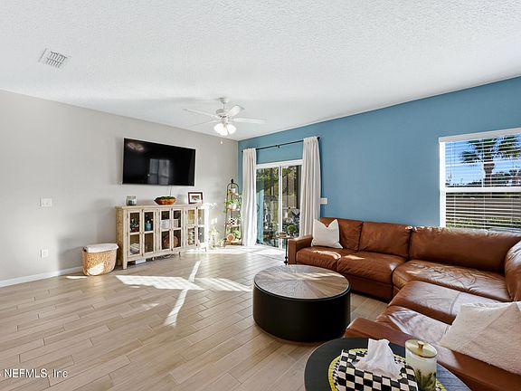 3rd image of 12664 JOSSLYN Lane