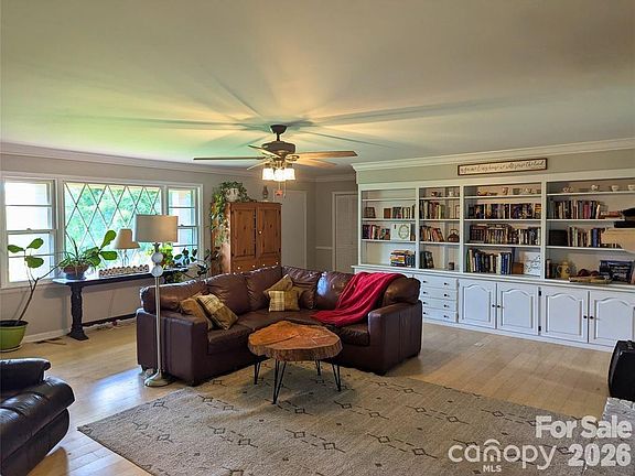 3rd image of 1737 Whitesides Rd