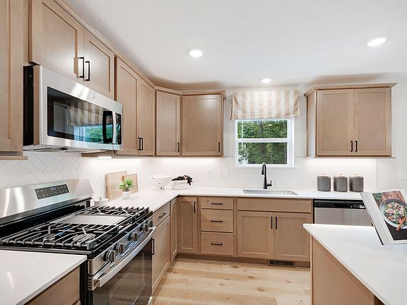 5th image of 10517 Glenbrook Ave S