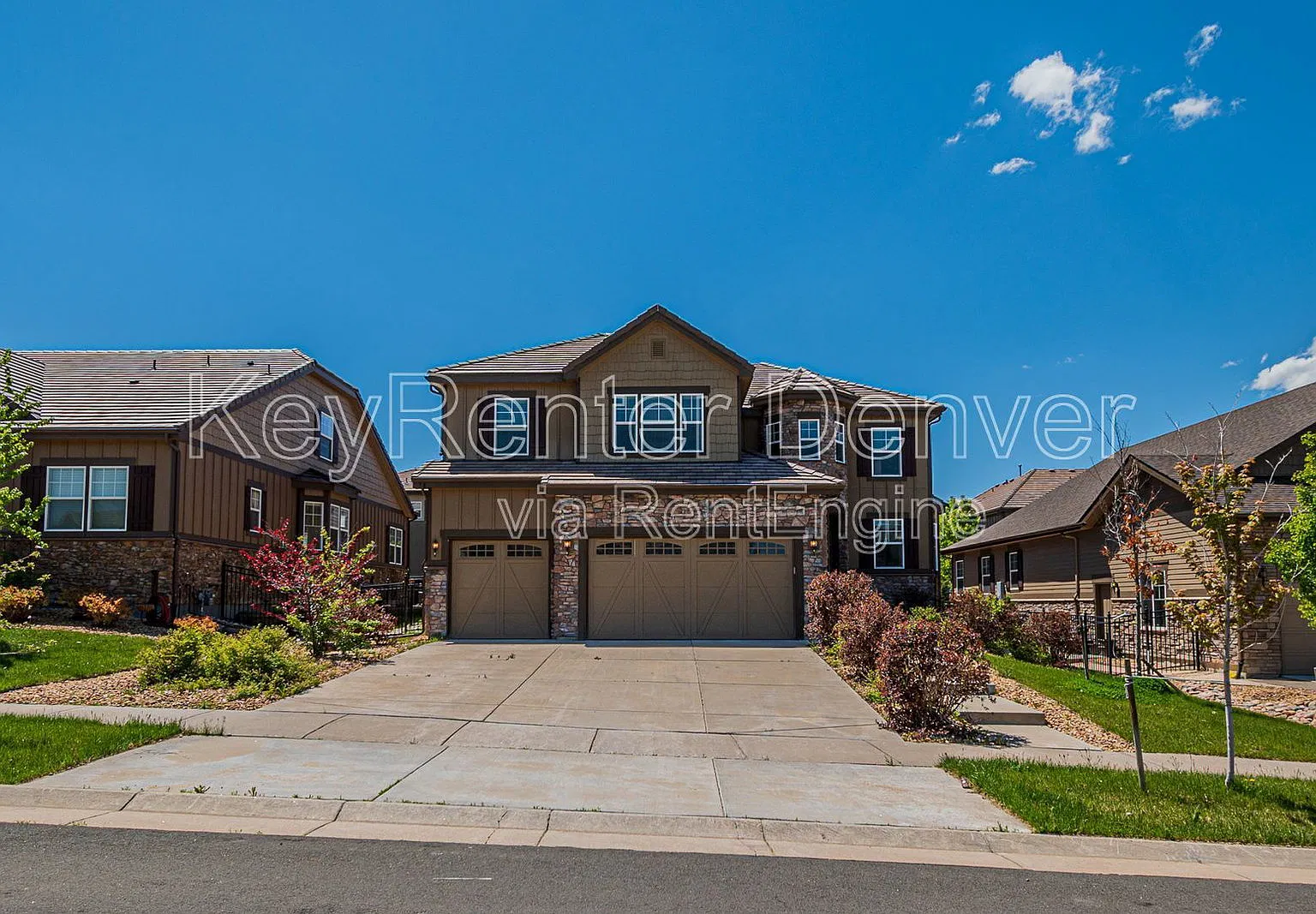 5 bed, 3.5 bath, 5714 sqft, $3,500 — Photo 2