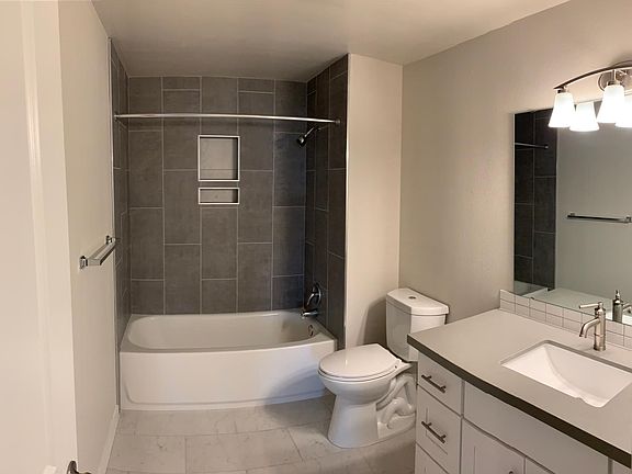 5th image of 2609 25th St