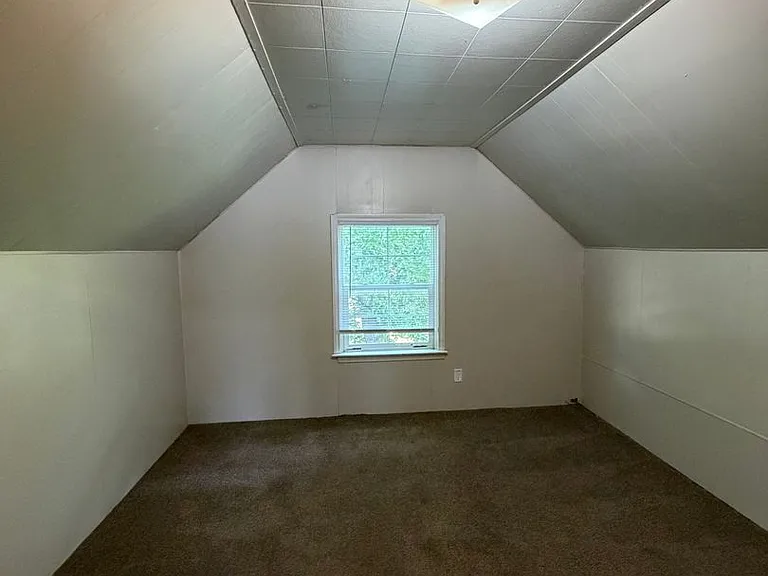 137 Highland Ave — Photo 12
