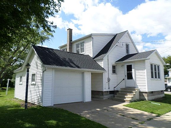 2nd image of 419 E Monowau St