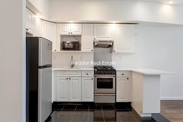 Rented by Mirador Real Estate | media 13