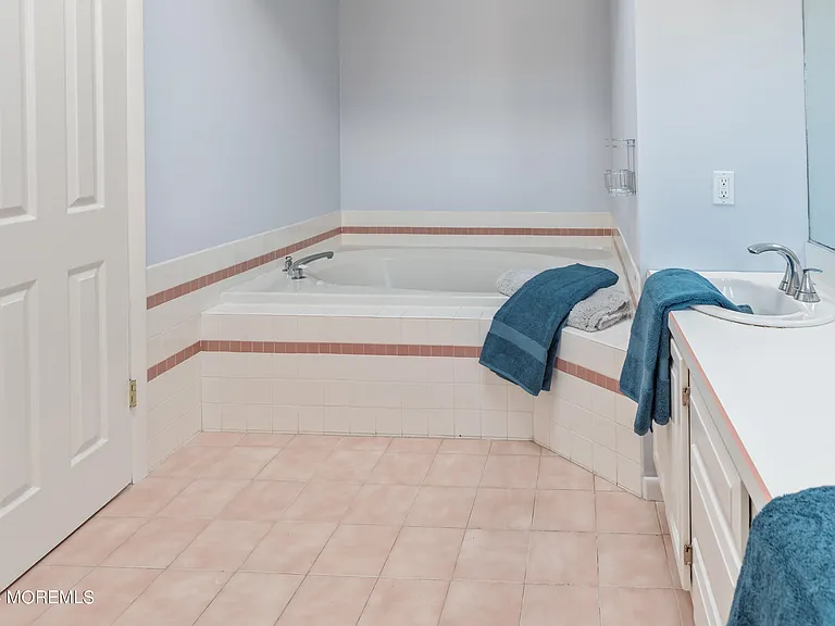 3 Drew Ct — Photo 12