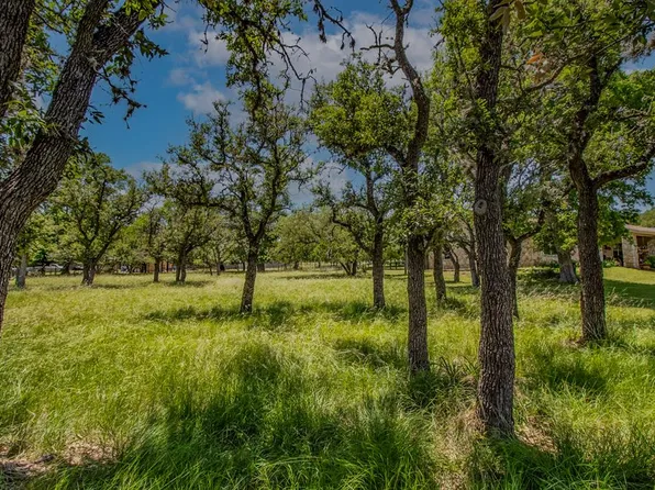 109 Fawn Valley Ln, Kerrville, TX 78028