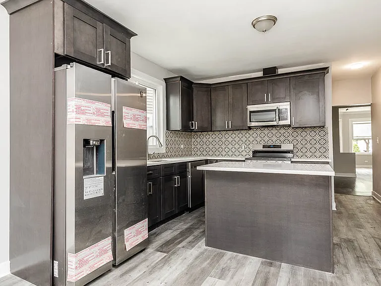 2200 N Kenneth Ave #1 — Photo 6