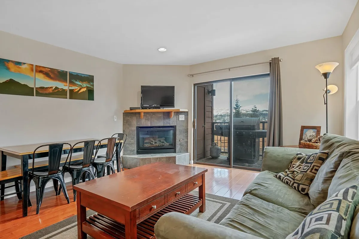 Building Photo - 410D Bayview Dr
