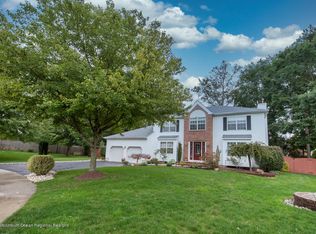 5 Edinburgh Ct, Jackson, NJ 08527