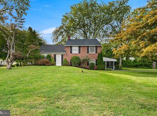 111 Michaels Ln, Wallingford, PA 19086