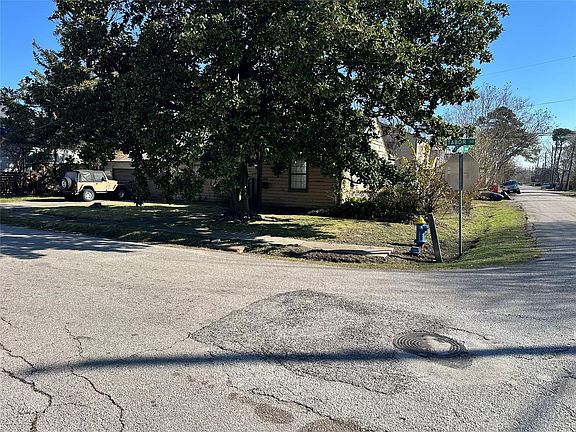 4th image of 1502 Tabor St