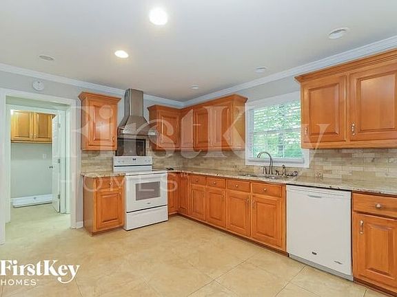 4th image of 835 Wyckfield Ct