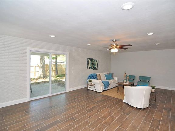 3rd image of 1395 81st Ave N