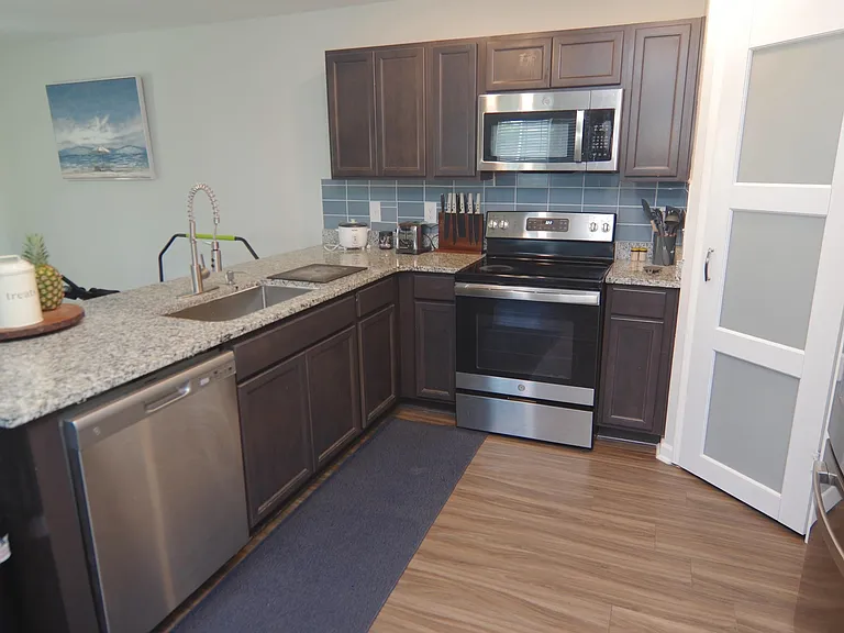 626 Wooster Dr — Photo 8