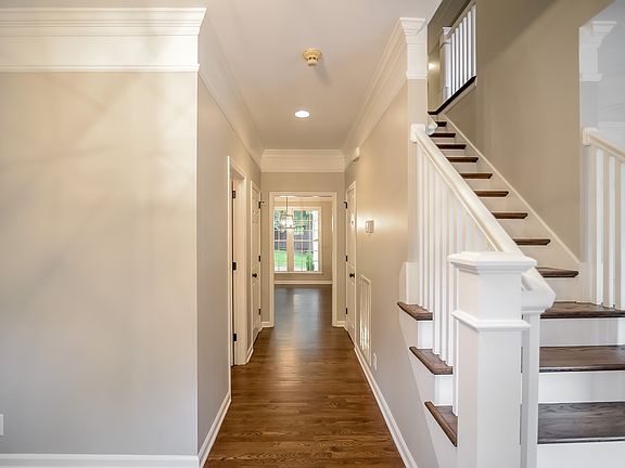 2nd image of 119 Abbeywood Dr