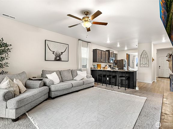 3rd image of 28415 76th Drive NW