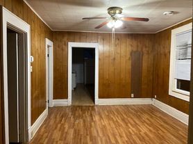 2014 S 25th St, Milwaukee, WI