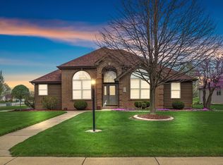737 Cinnamon Teal Ct, Hobart, IN 46342