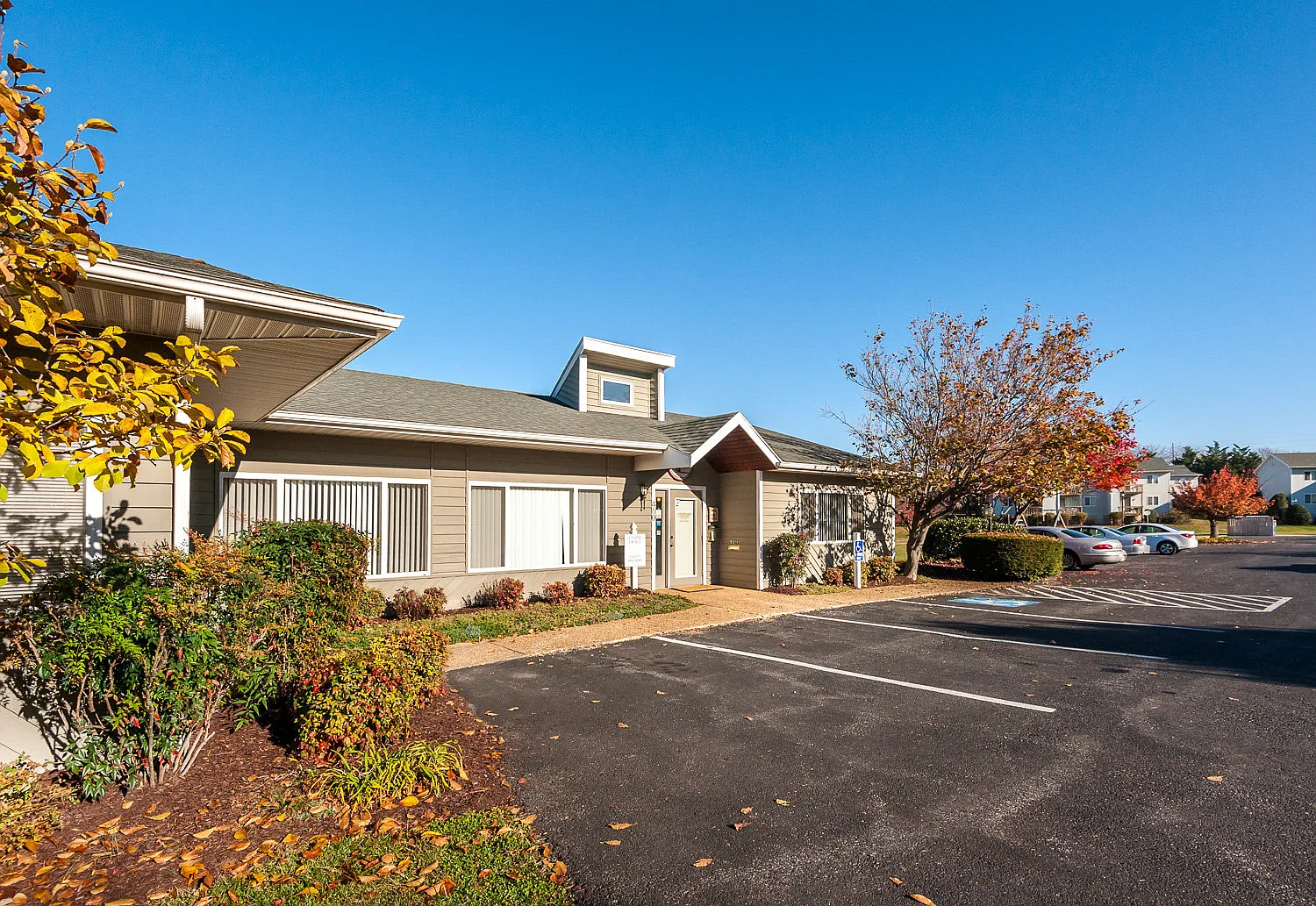Longview Oaks Apartments — Photo 1