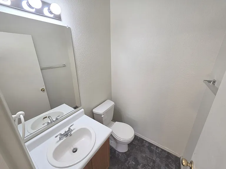 1137 S Fargo Ct — Photo 17