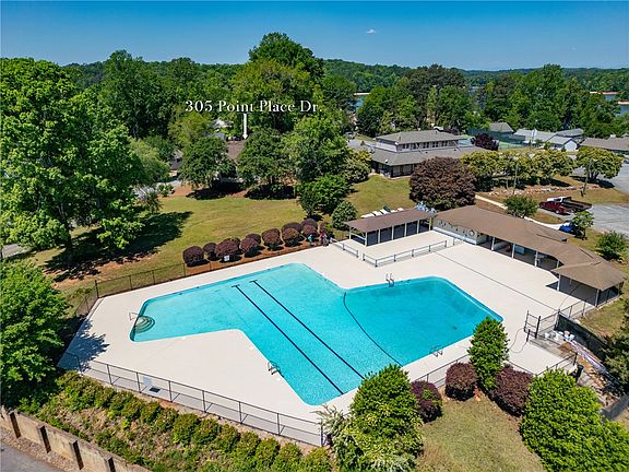 5th image of 305 Point Place Dr