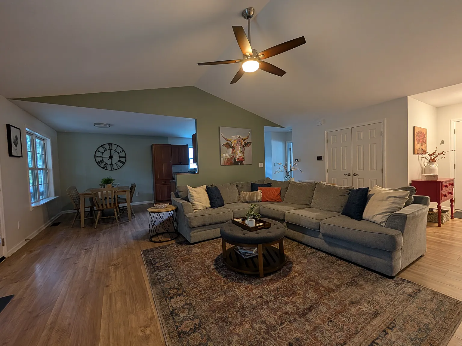 3 bed, 1391 sqft, $2,500 — Photo 4