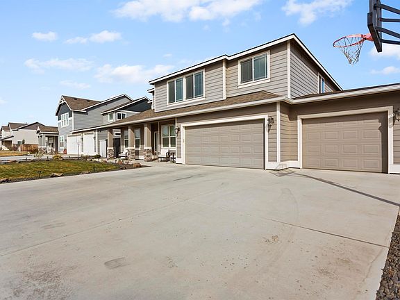 3rd image of 730 Pinnacle Dr