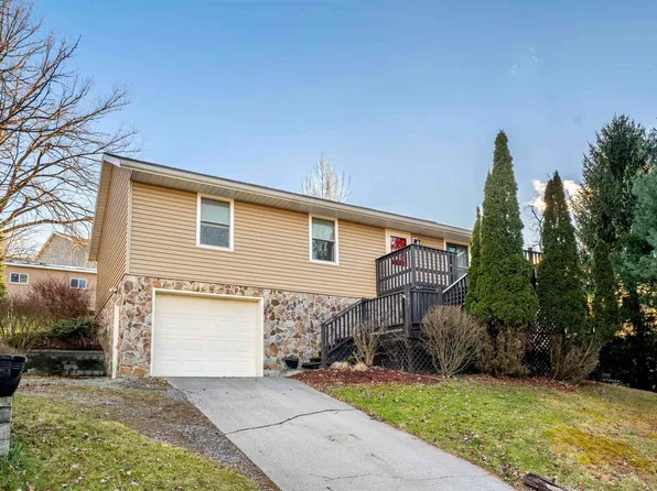 107 E Hillview Dr, Morgantown, WV 26508