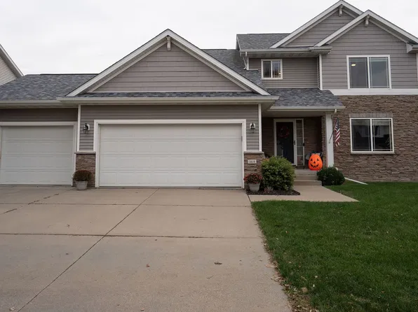 3619 Brook Run Dr, Des Moines, IA 50317
