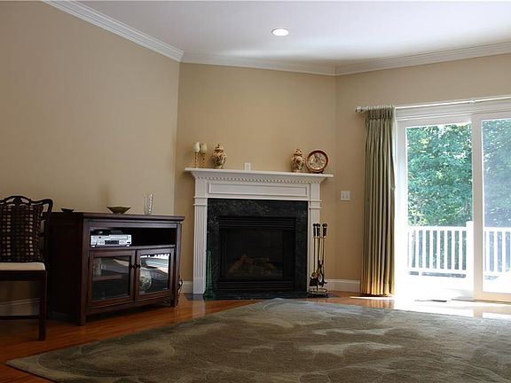 3rd image of 99 Southwinds Dr