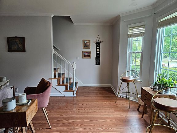 3rd image of 511 Clearbrook Ct